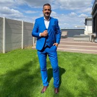 A picture of a participant who wants to get to know each other and get married